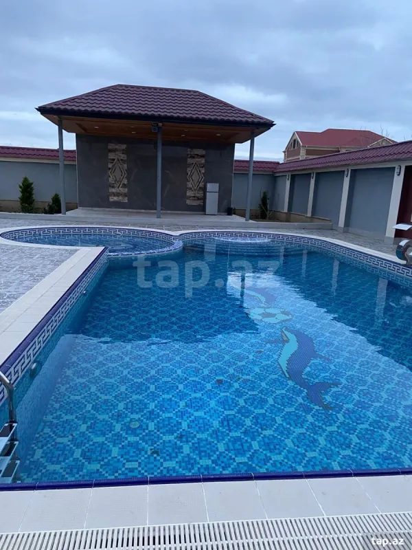 Kirayə verilir 5 otaqlı həyət evi