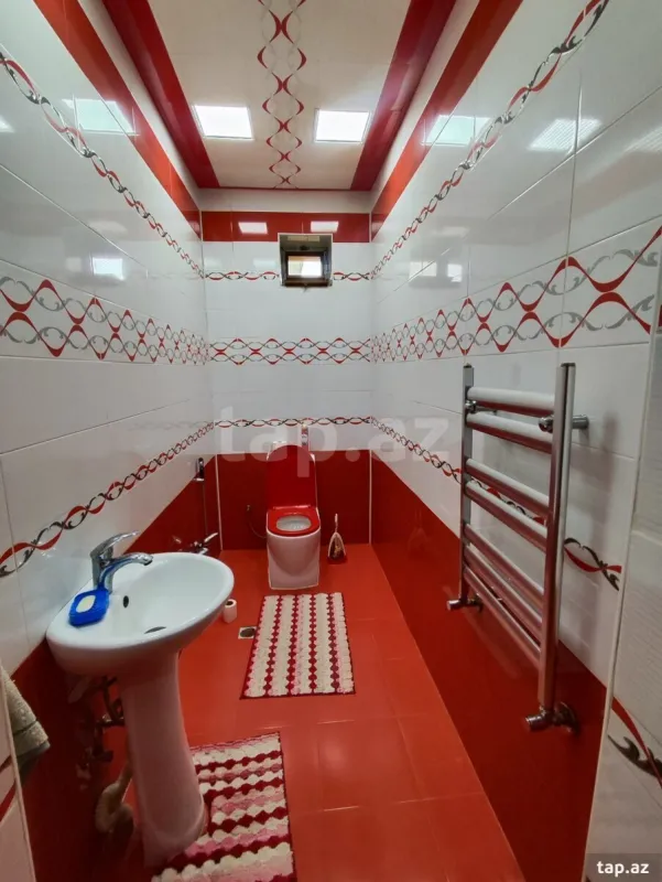 Satılır 5 otaqlı həyət evi