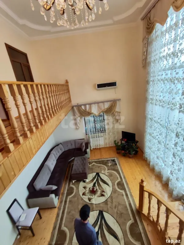 Satılır 5 otaqlı həyət evi