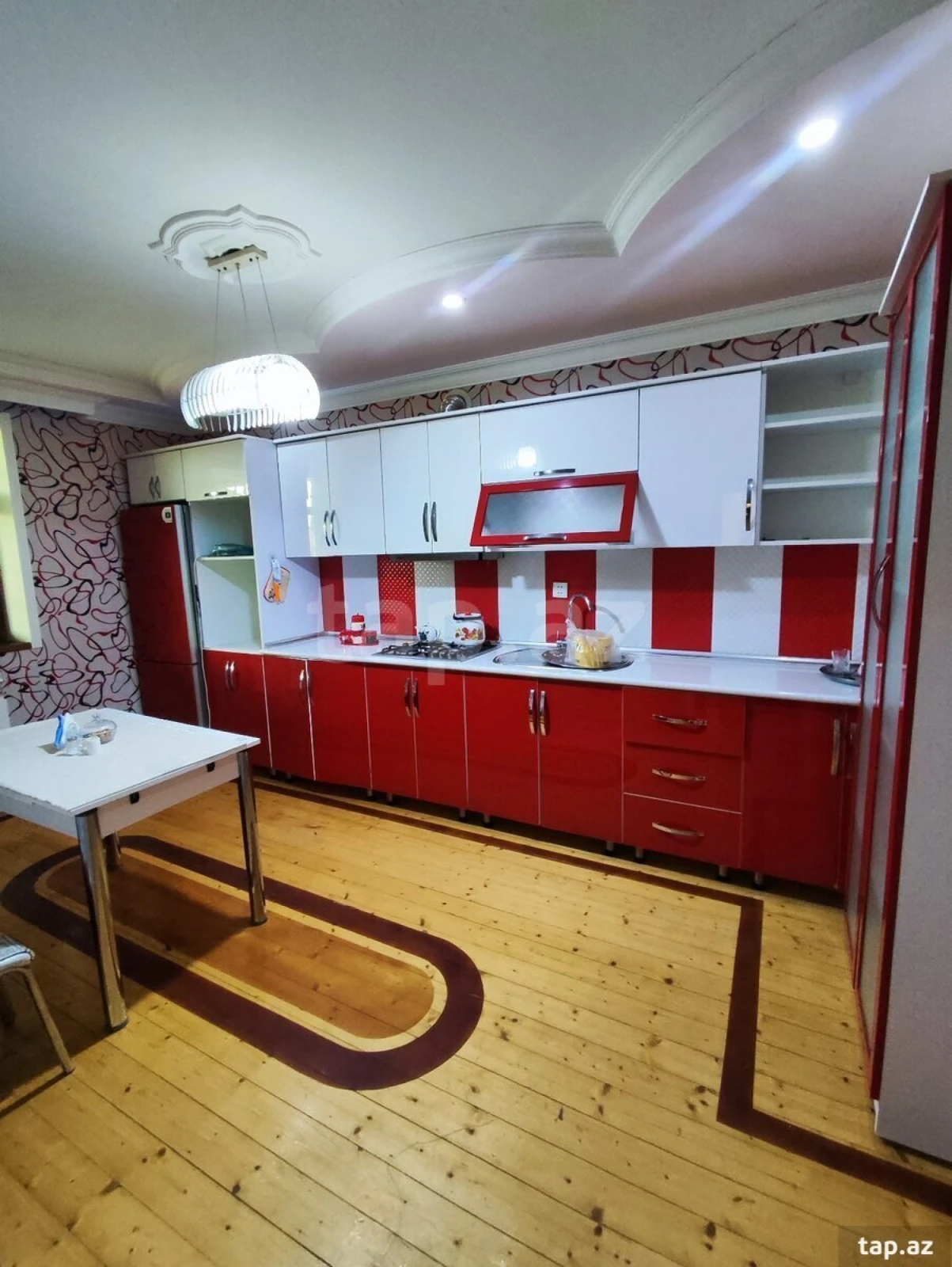 Satılır 5 otaqlı həyət evi