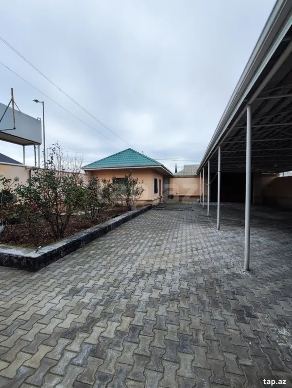 Satılır 5 otaqlı həyət evi
