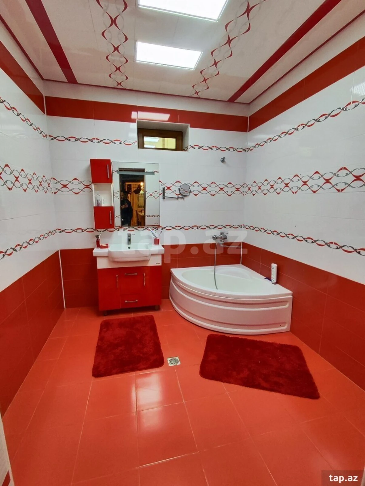 Satılır 5 otaqlı həyət evi