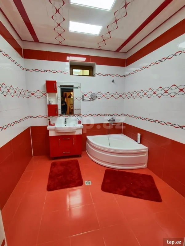 Satılır 5 otaqlı həyət evi