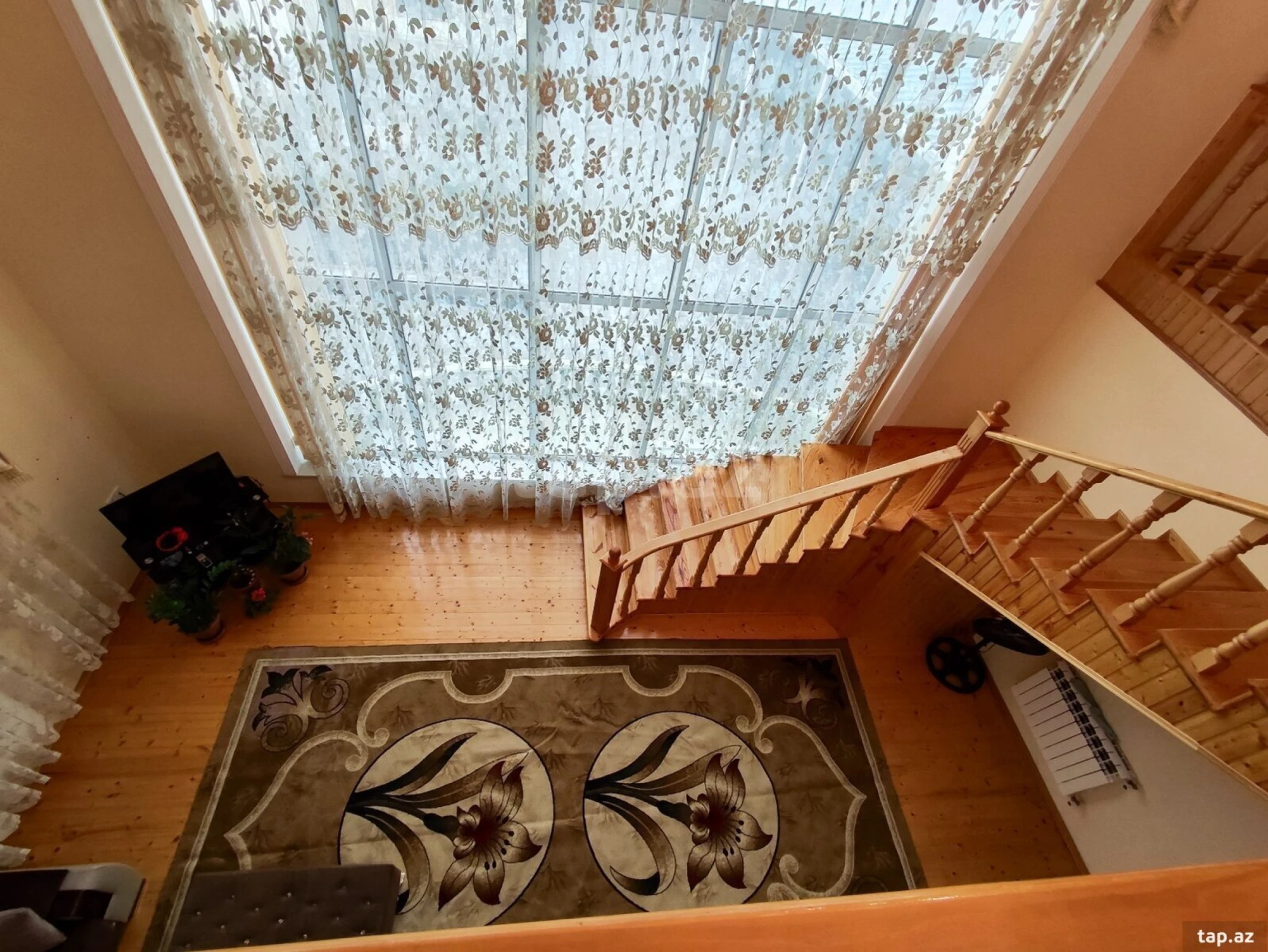 Satılır 5 otaqlı həyət evi