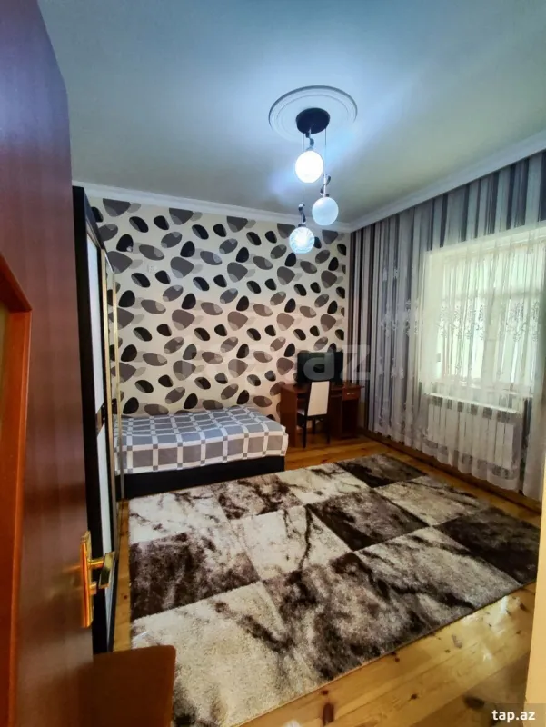 Satılır 5 otaqlı həyət evi