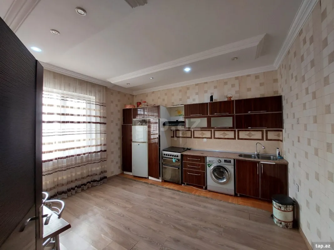 Satılır 4 otaqlı həyət evi