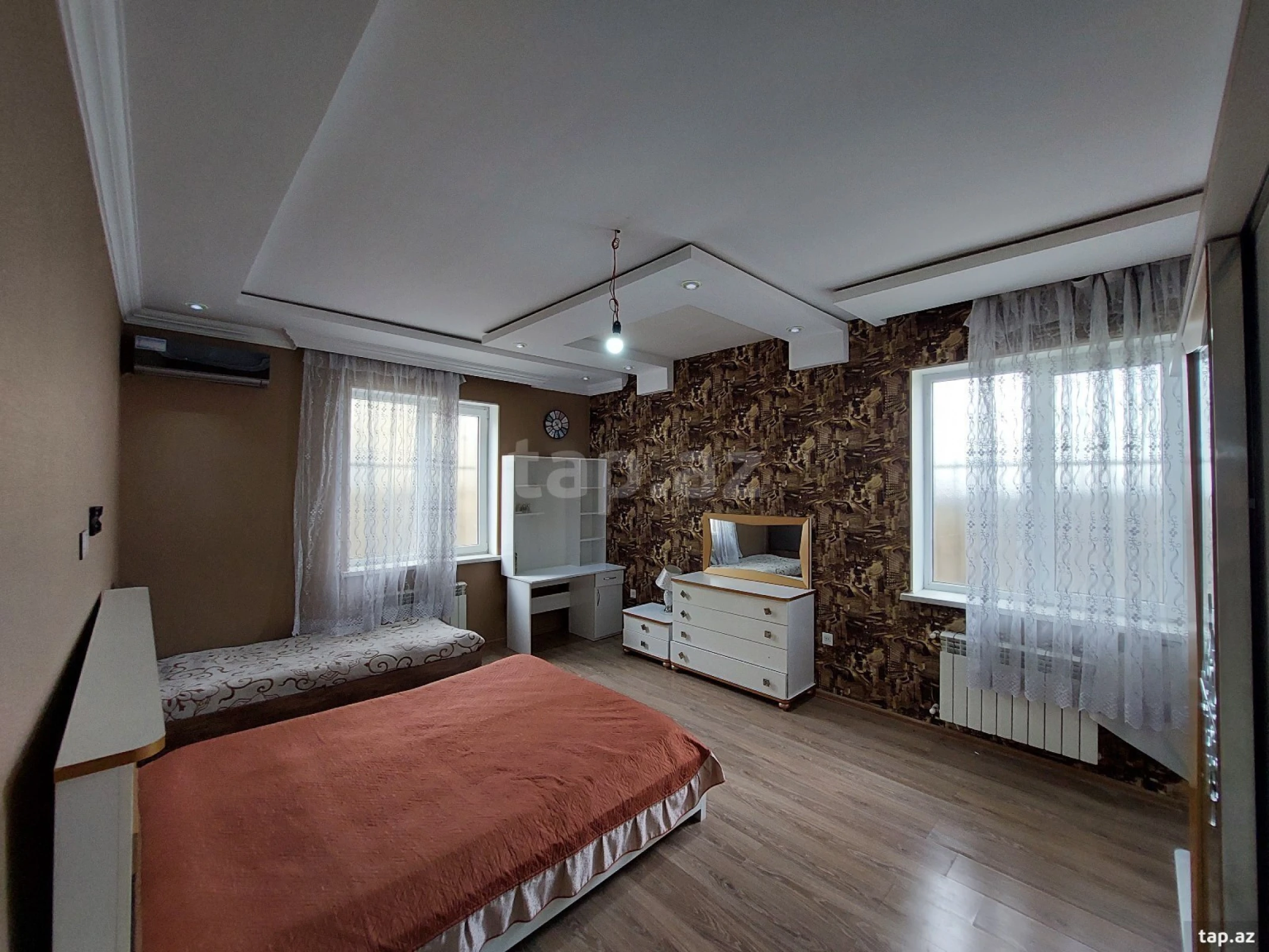 Satılır 4 otaqlı həyət evi