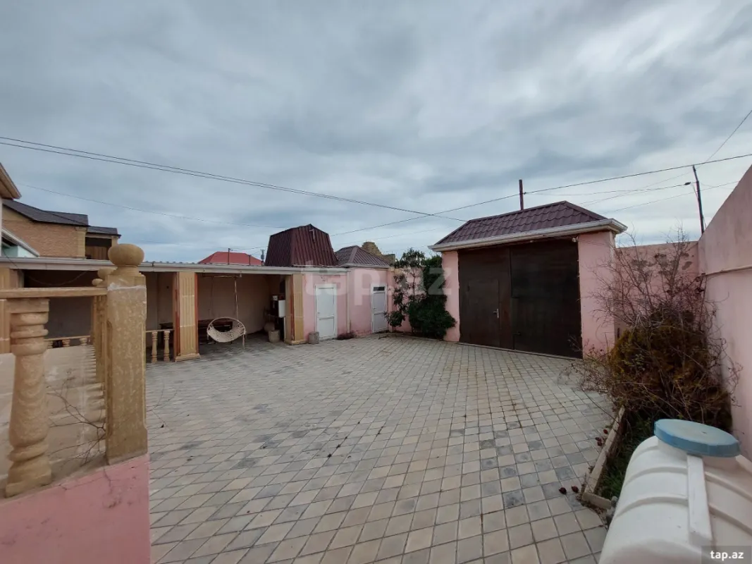 Satılır 4 otaqlı həyət evi