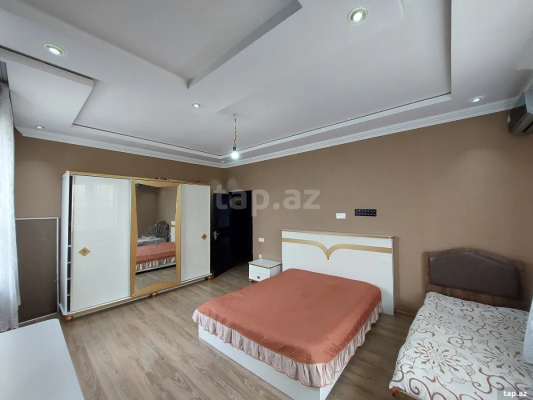 Satılır 4 otaqlı həyət evi