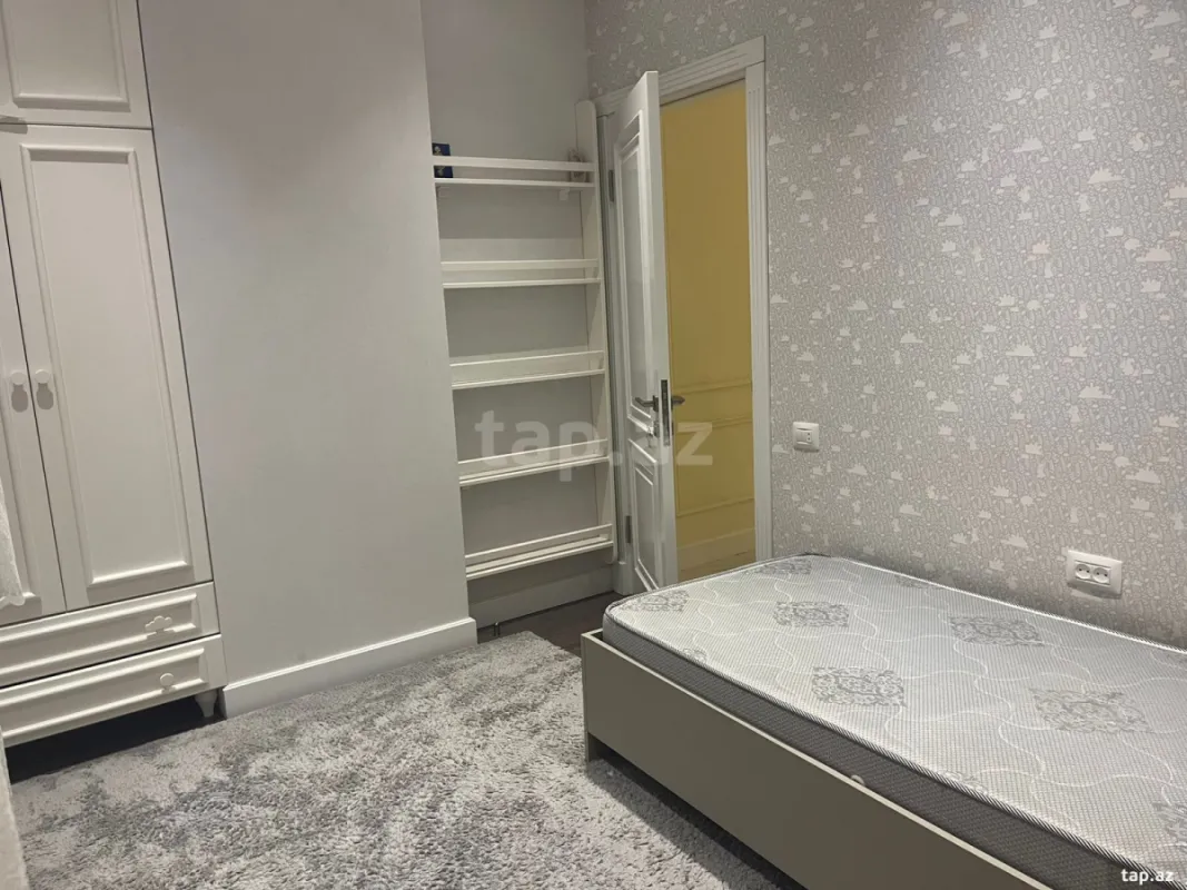 Satılır 3 otaqlı yeni tikili 105 m²