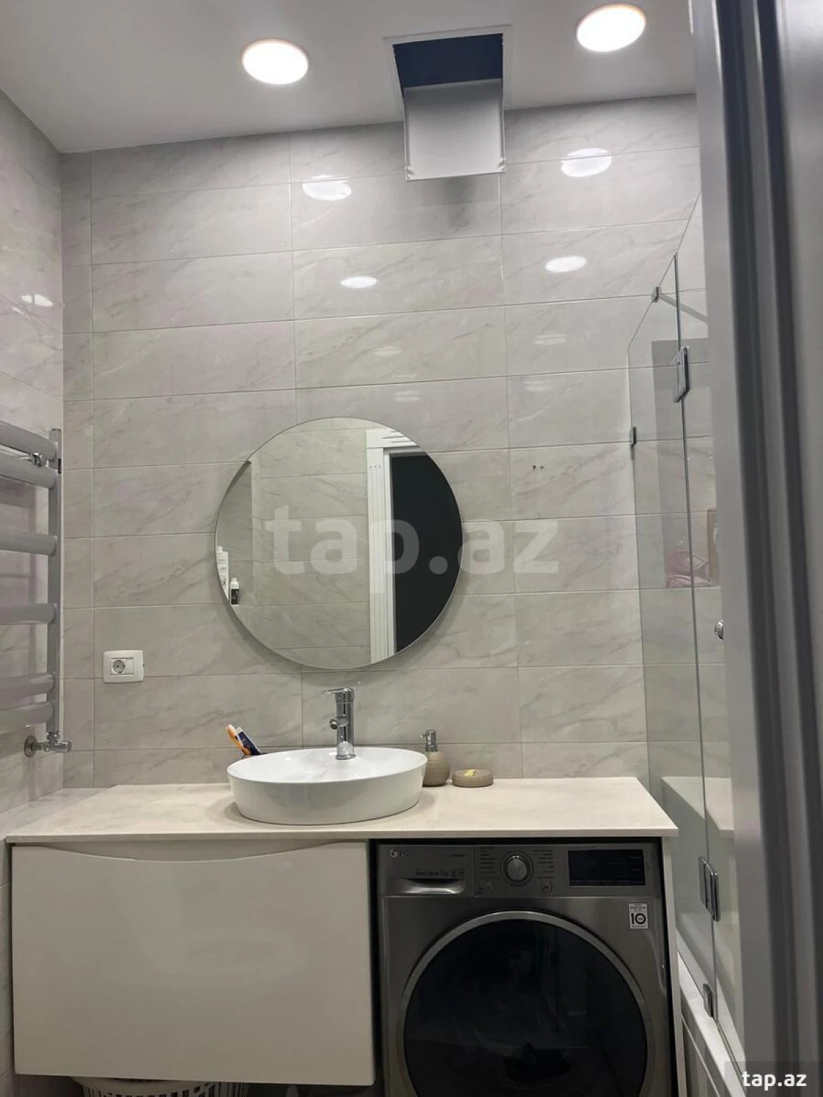 Satılır 3 otaqlı yeni tikili 105 m²