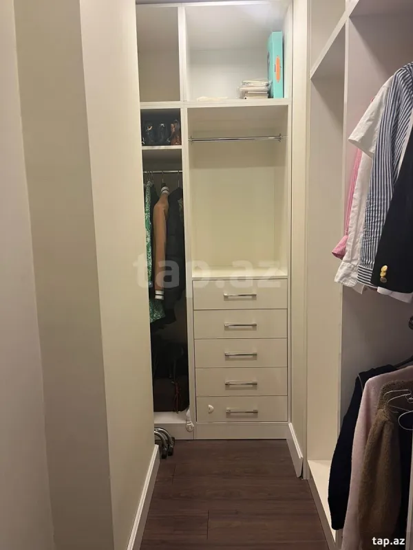 Satılır 3 otaqlı yeni tikili 105 m²