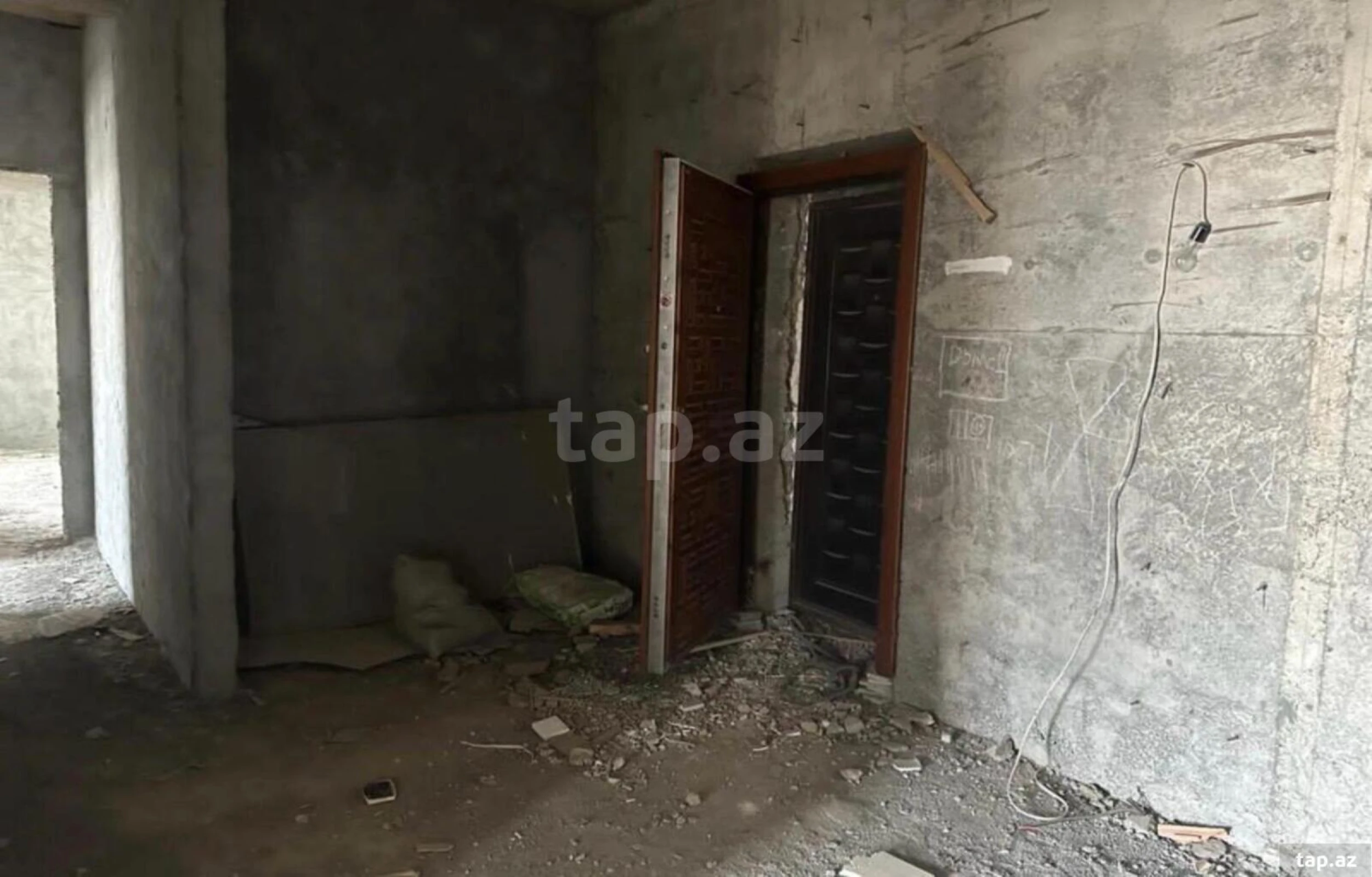 Satılır 3 otaqlı yeni tikili 137 m²