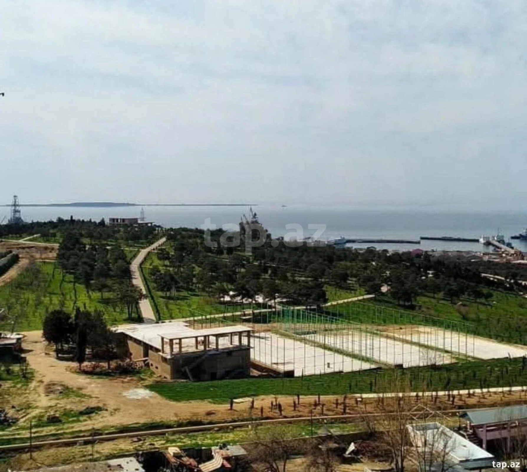 Satılır 3 otaqlı yeni tikili 137 m²