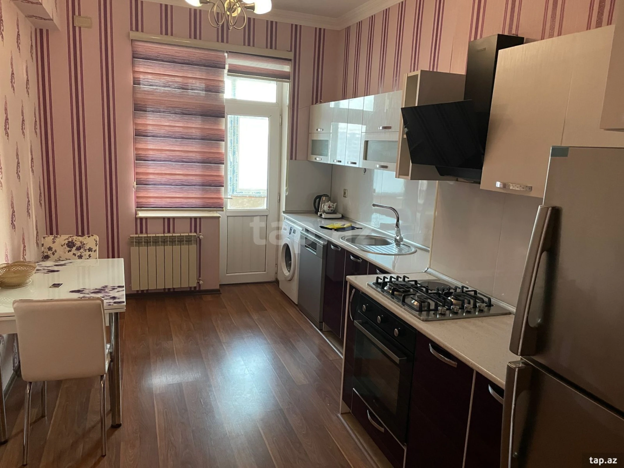 Kirayə verilir 4 otaqlı yeni tikili 170 m²