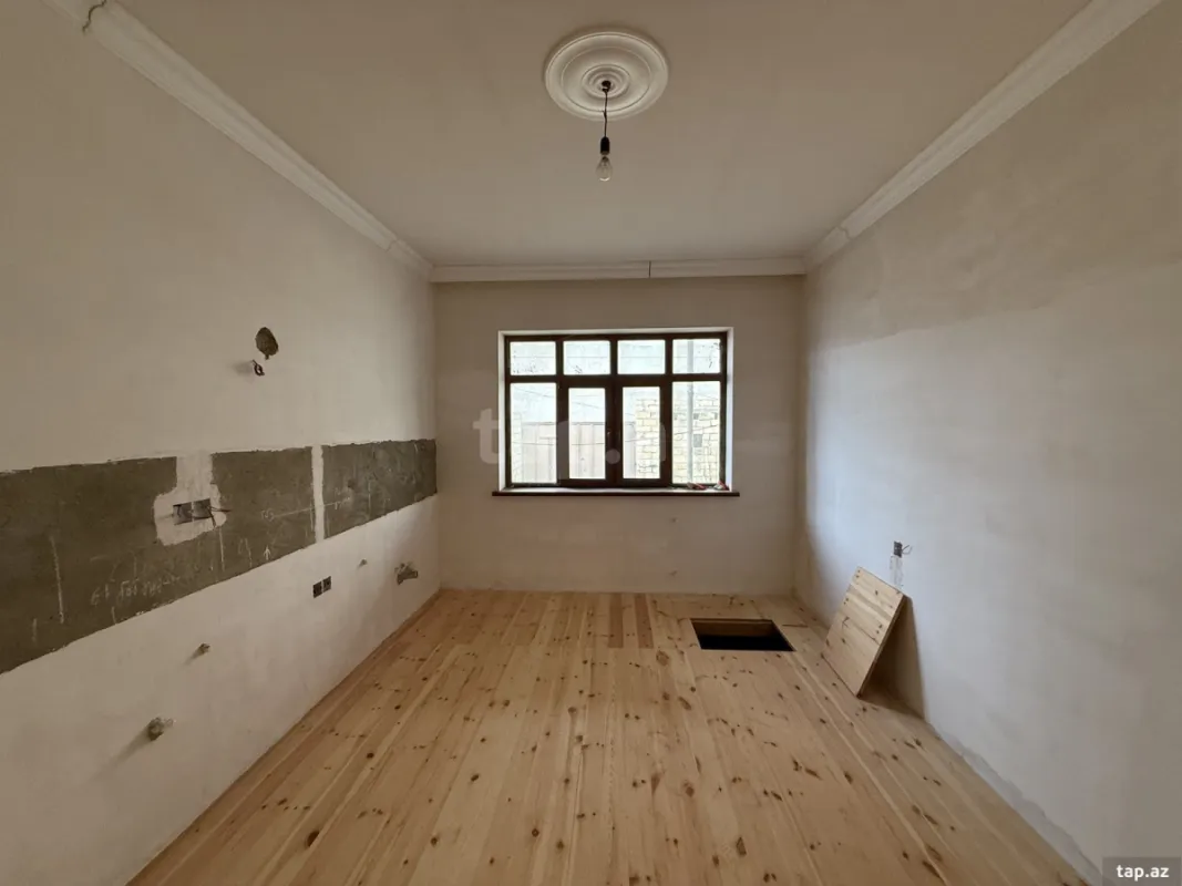 Satılır 4 otaqlı həyət evi