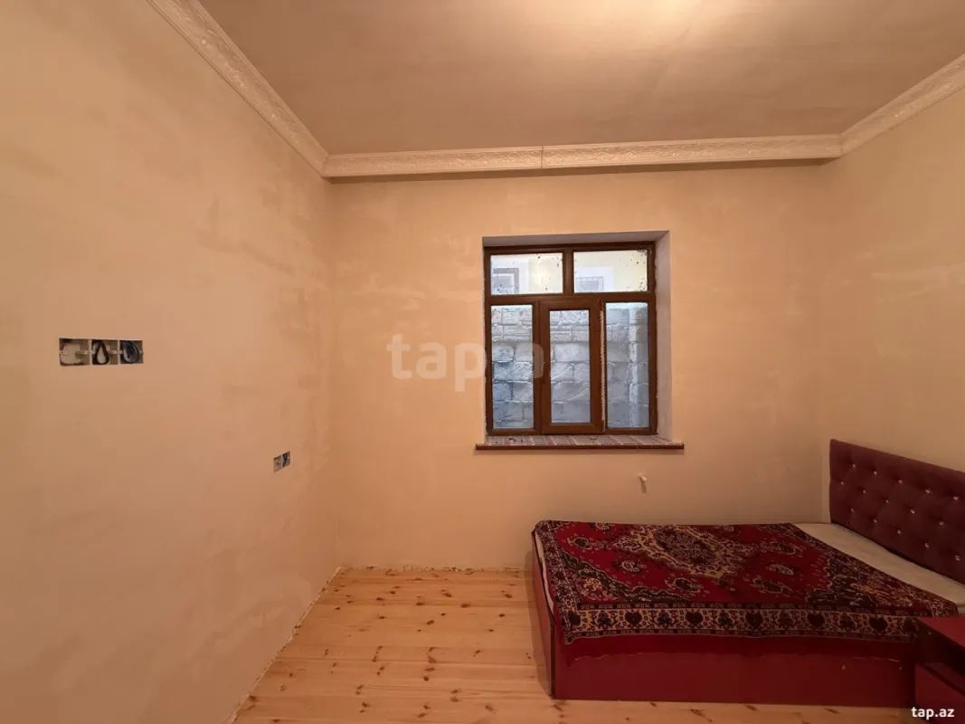 Satılır 4 otaqlı həyət evi