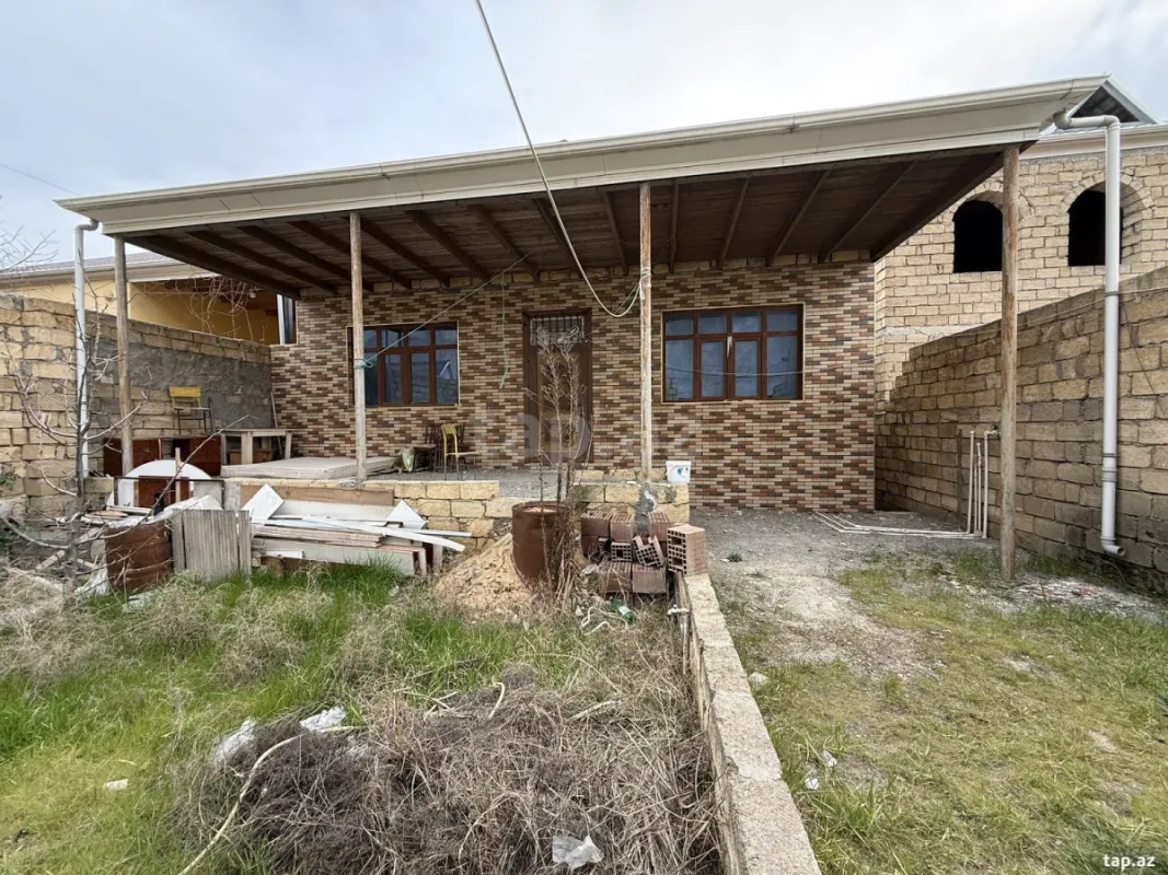 Satılır 4 otaqlı həyət evi