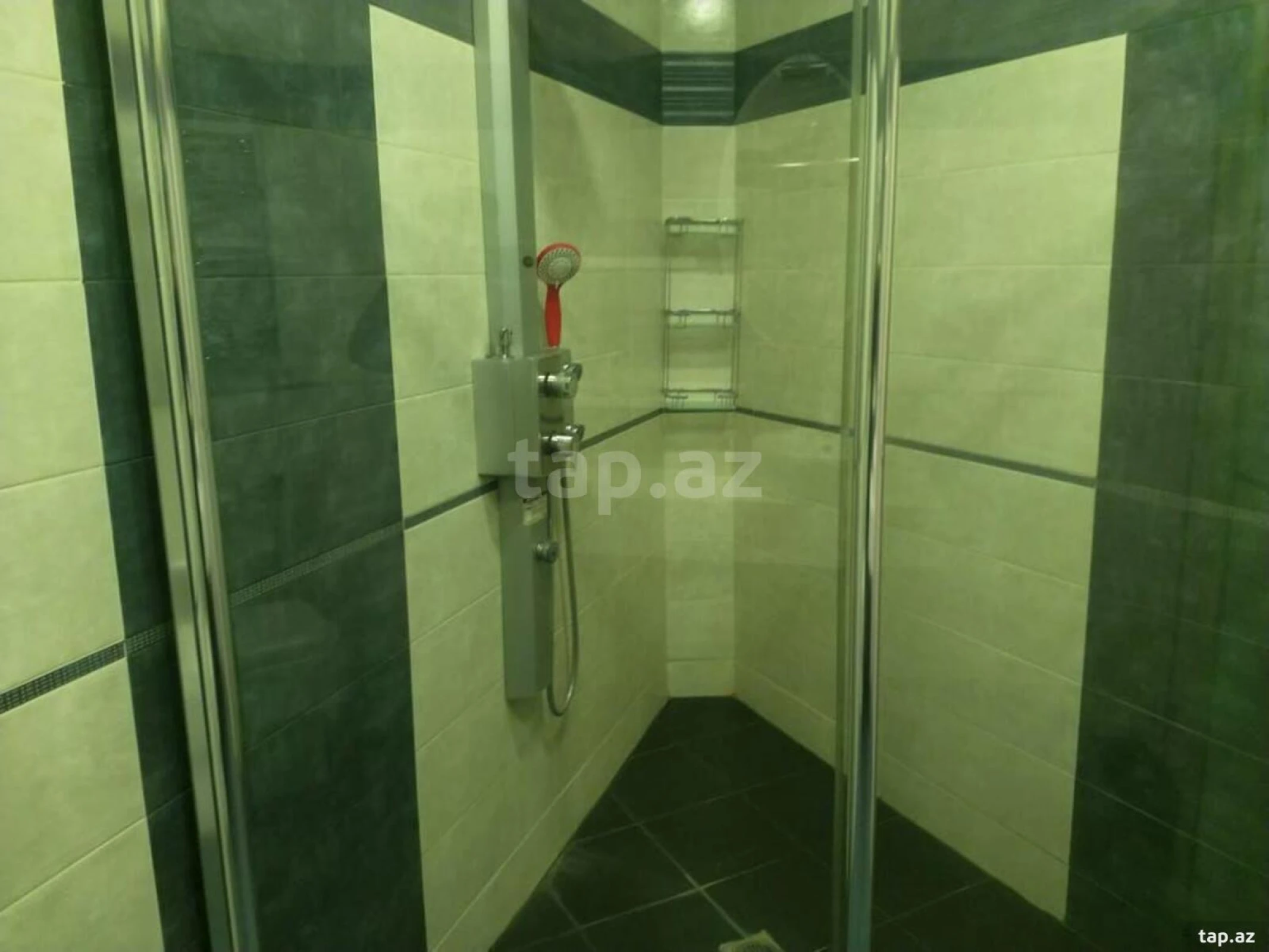 Satılır 4 otaqlı yeni tikili 210 m²