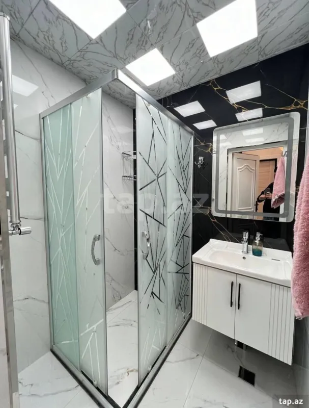 Kirayə verilir 2 otaqlı mənzil 70 m²