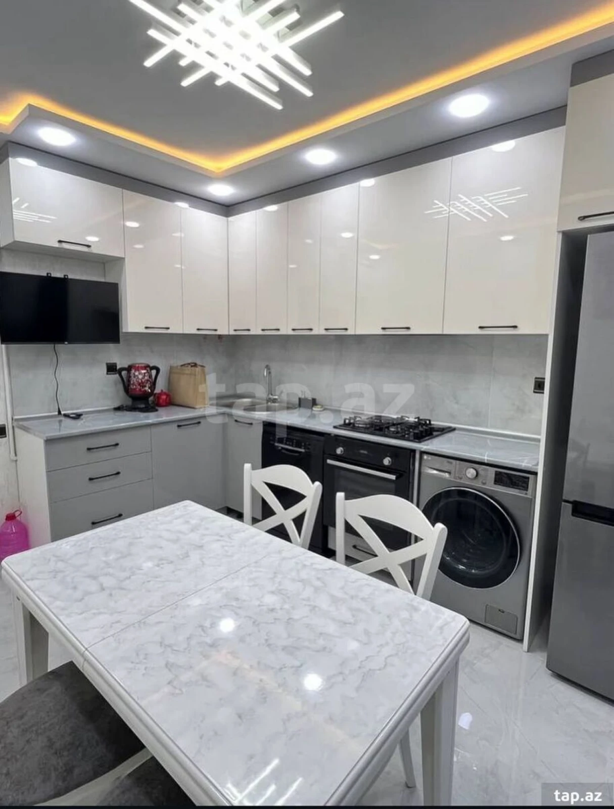Kirayə verilir 2 otaqlı mənzil 70 m²