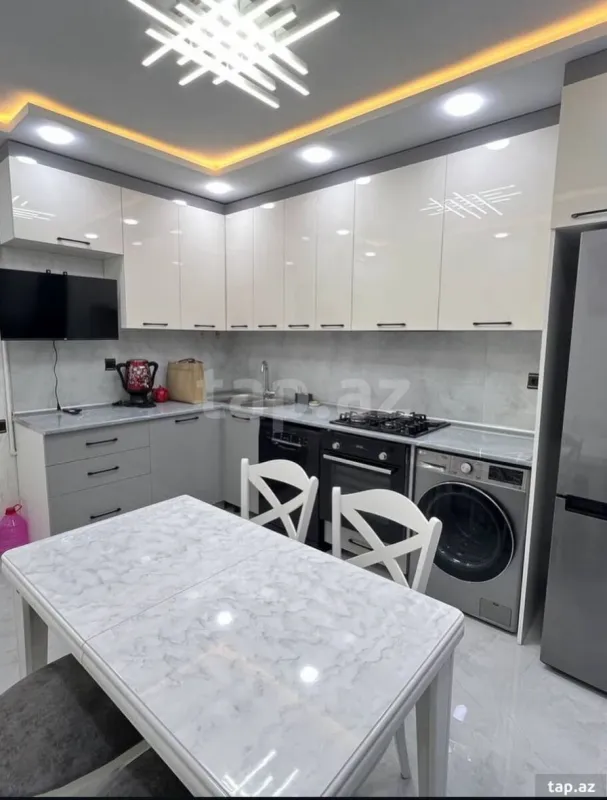 Kirayə verilir 2 otaqlı mənzil 70 m²