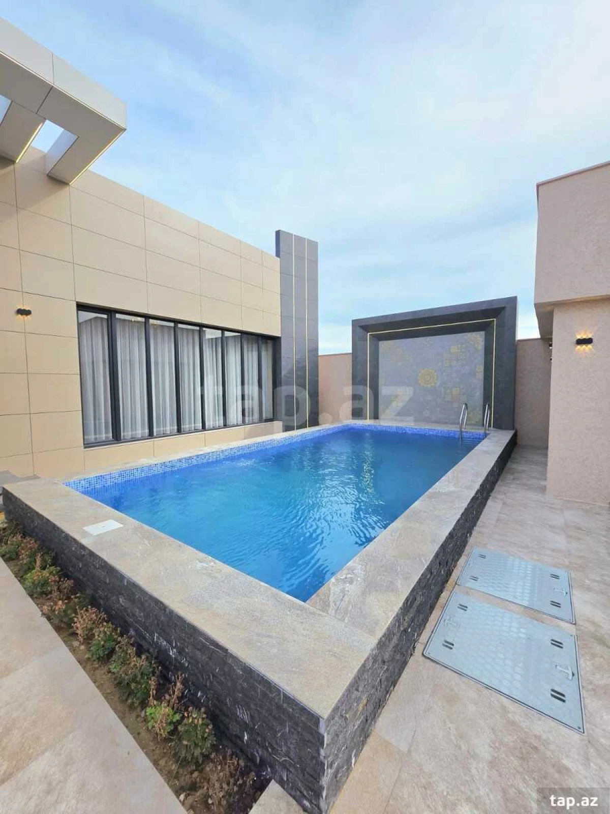 Satılır 4 otaqlı həyət evi