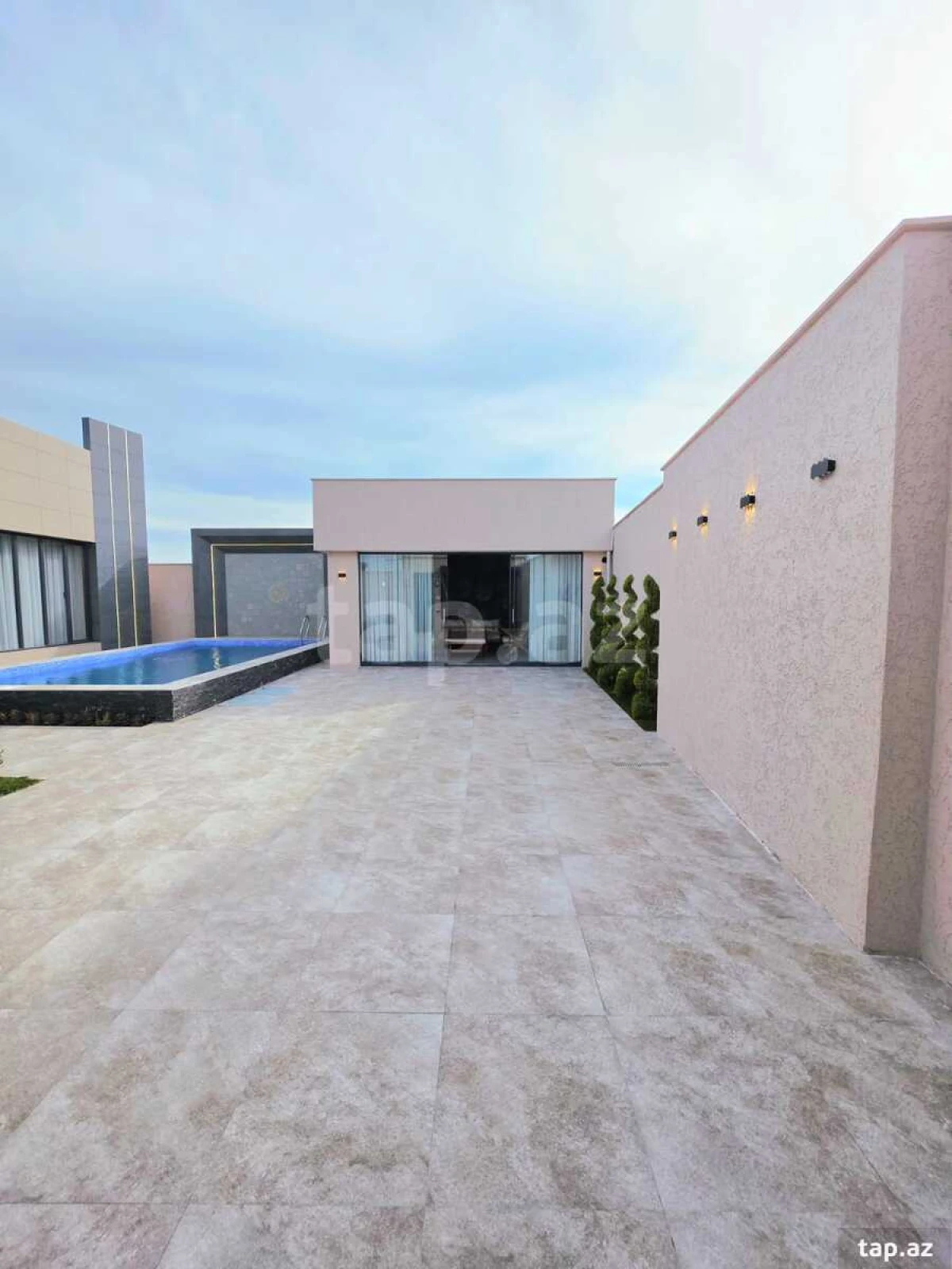 Satılır 4 otaqlı həyət evi