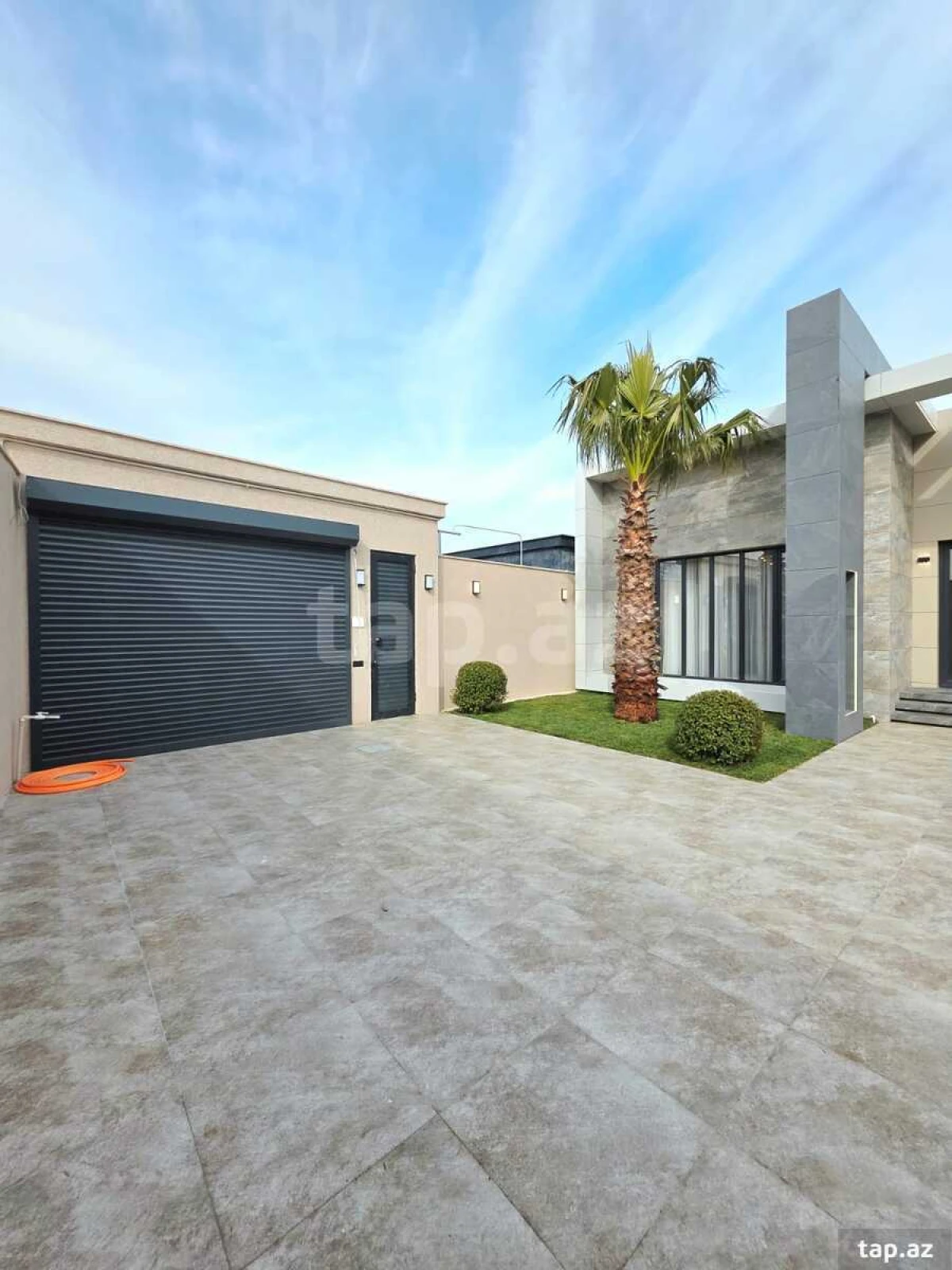 Satılır 4 otaqlı həyət evi