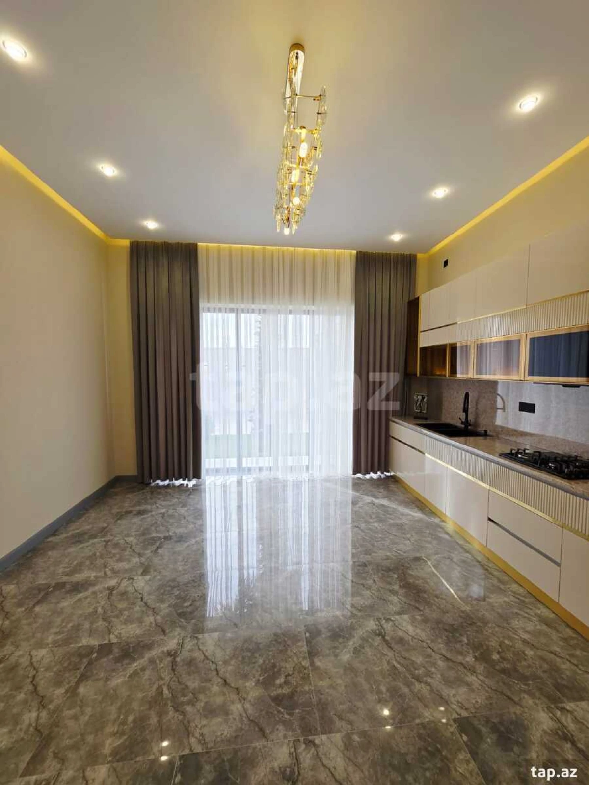 Satılır 4 otaqlı həyət evi