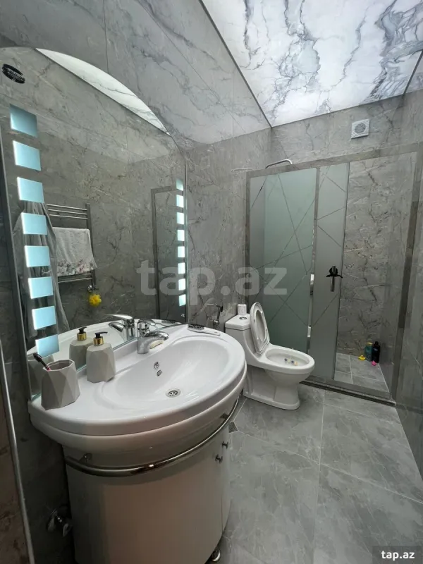 Kirayə verilir 3 otaqlı yeni tikili 72.2 m²