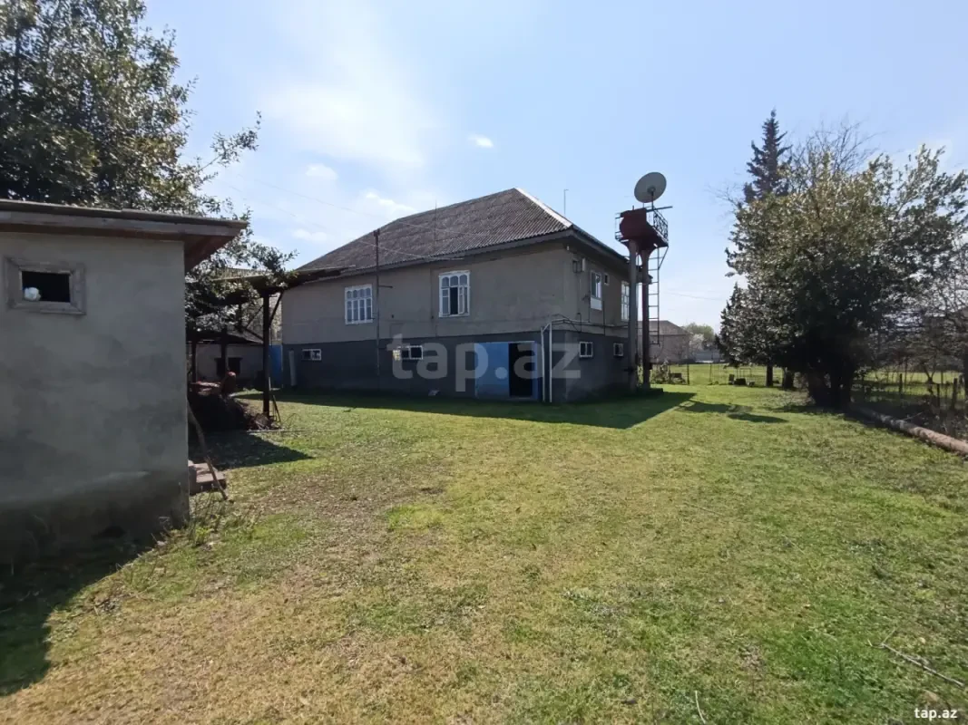 Satılır 5 otaqlı həyət evi 160 m²