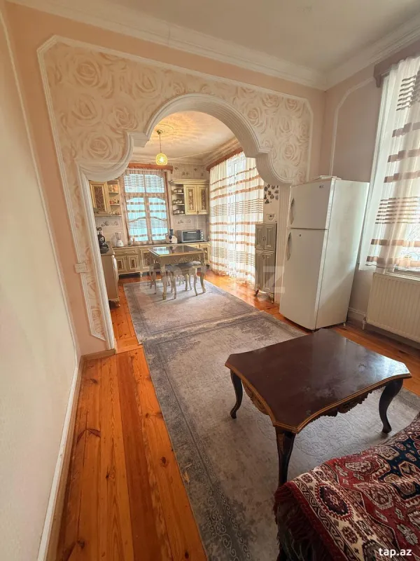 Kirayə verilir 5 otaqlı həyət evi