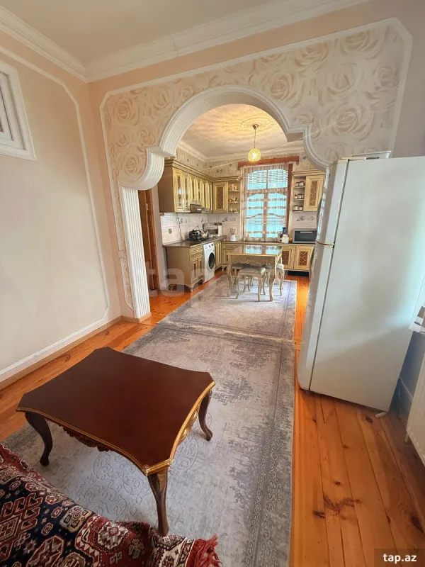 Kirayə verilir 5 otaqlı həyət evi