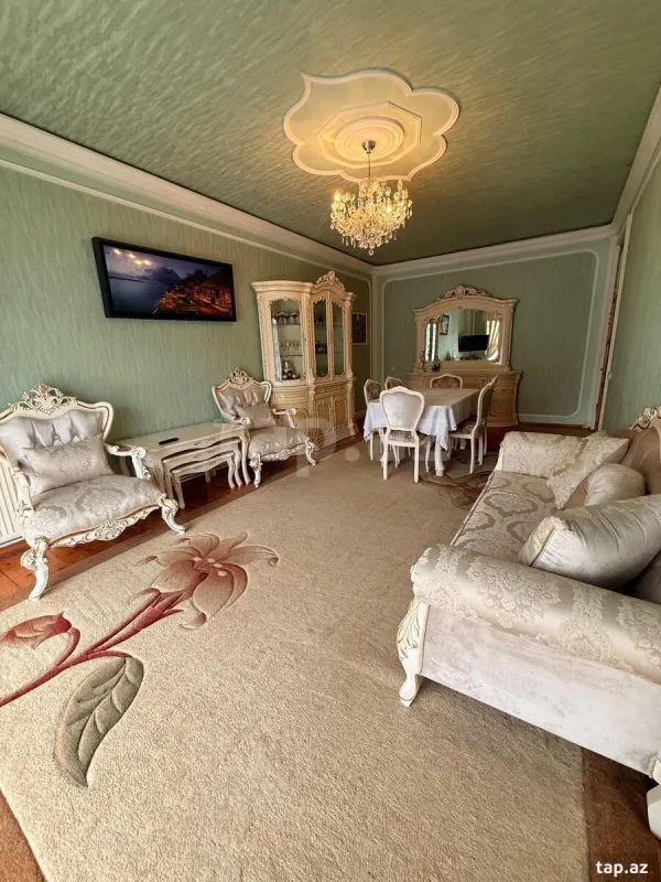 Kirayə verilir 5 otaqlı həyət evi