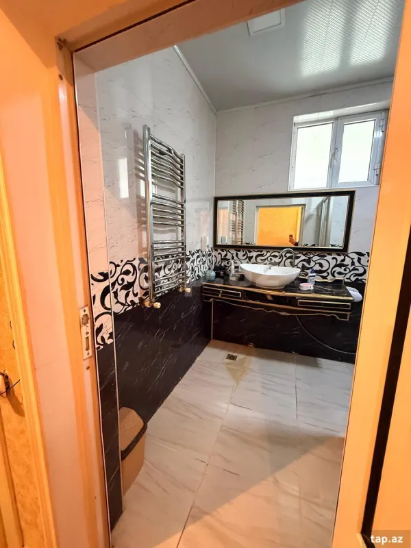 Kirayə verilir 5 otaqlı həyət evi