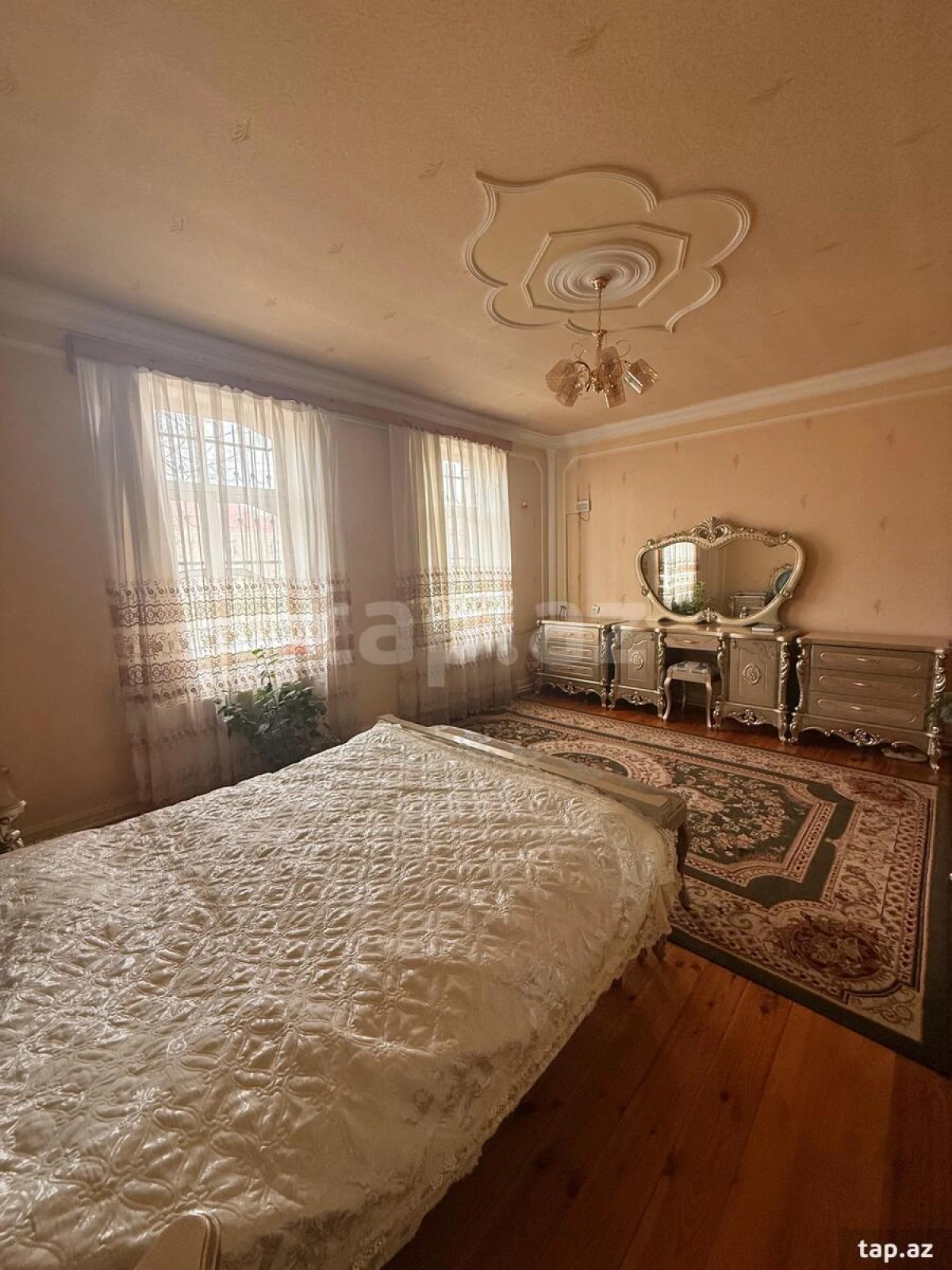 Kirayə verilir 5 otaqlı həyət evi