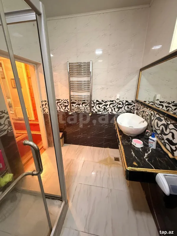 Kirayə verilir 5 otaqlı həyət evi