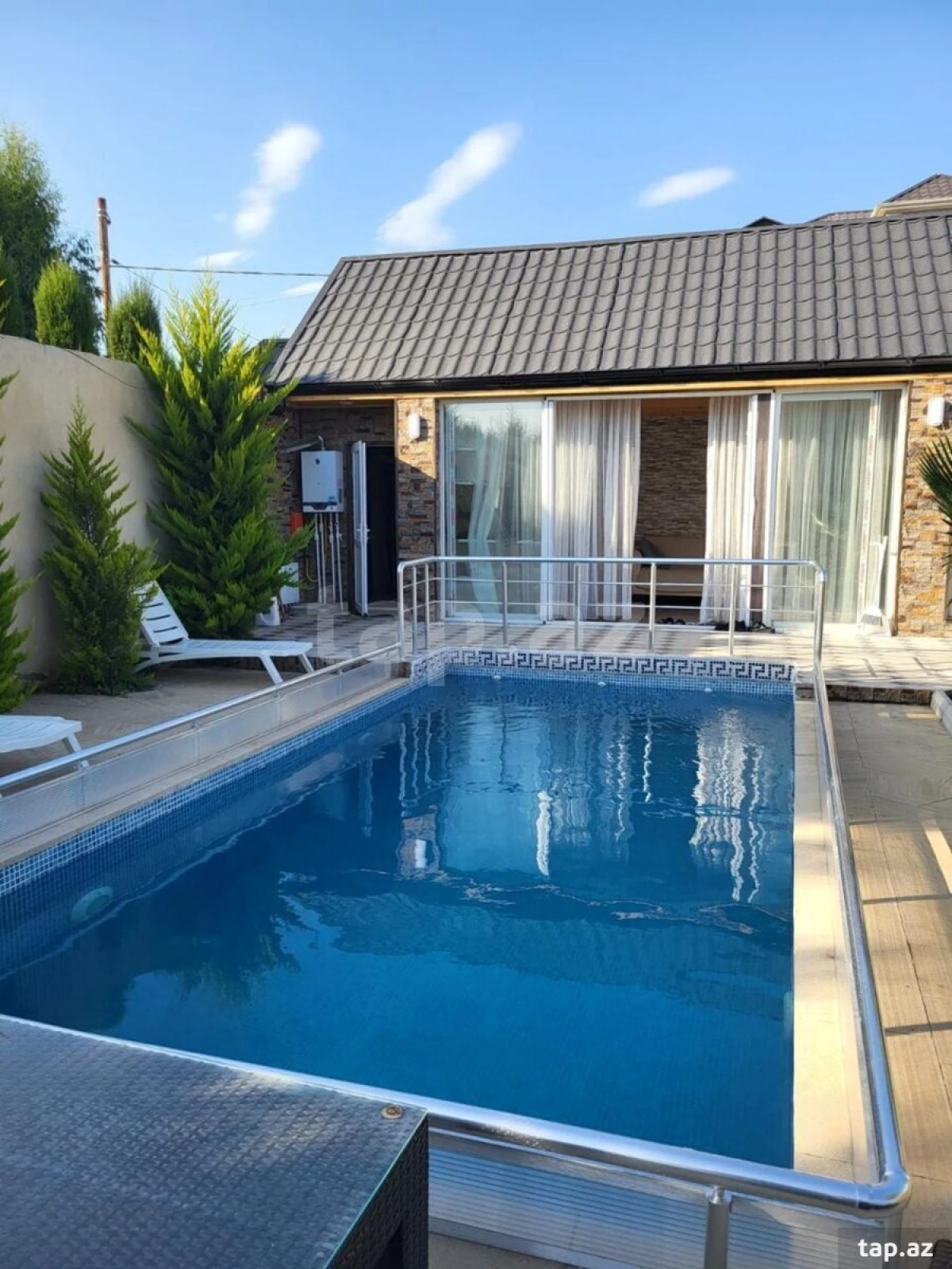 Kirayə verilir 3 otaqlı həyət evi