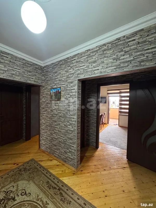 Satılır 4 otaqlı mənzil 100 m²