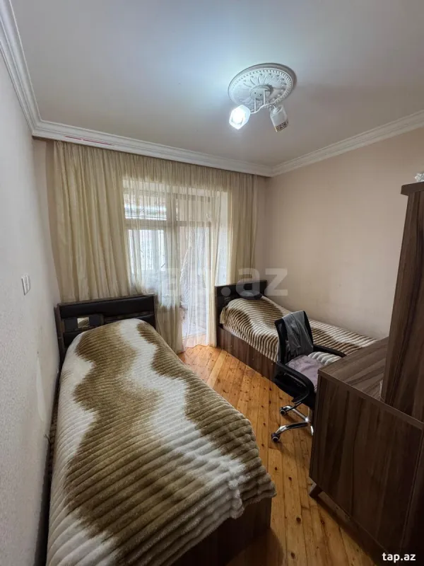 Satılır 4 otaqlı mənzil 100 m²