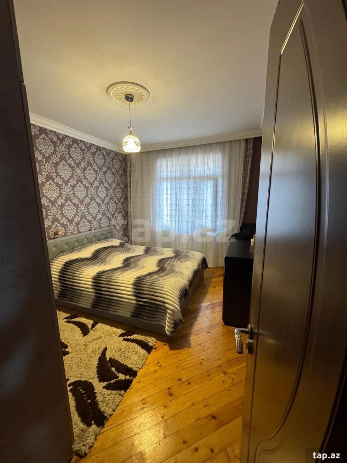 Satılır 4 otaqlı mənzil 100 m²