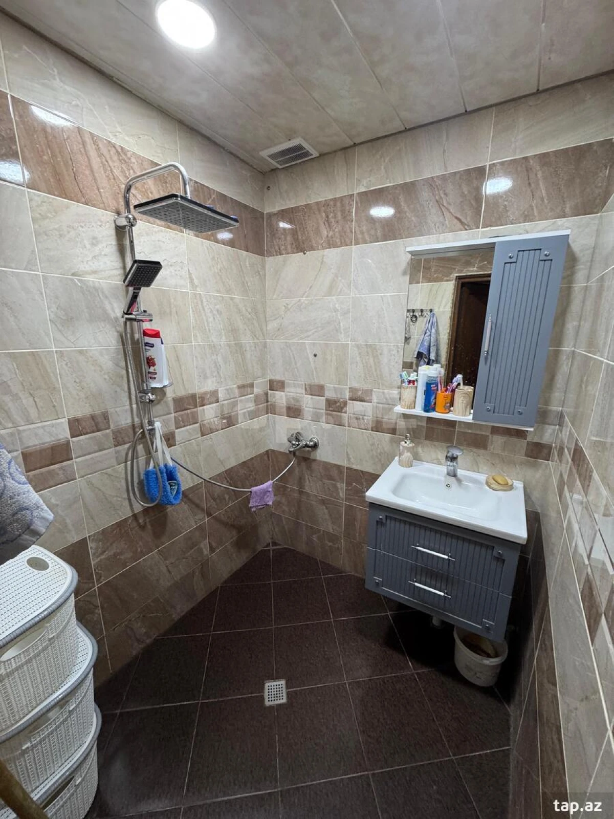 Satılır 4 otaqlı mənzil 100 m²