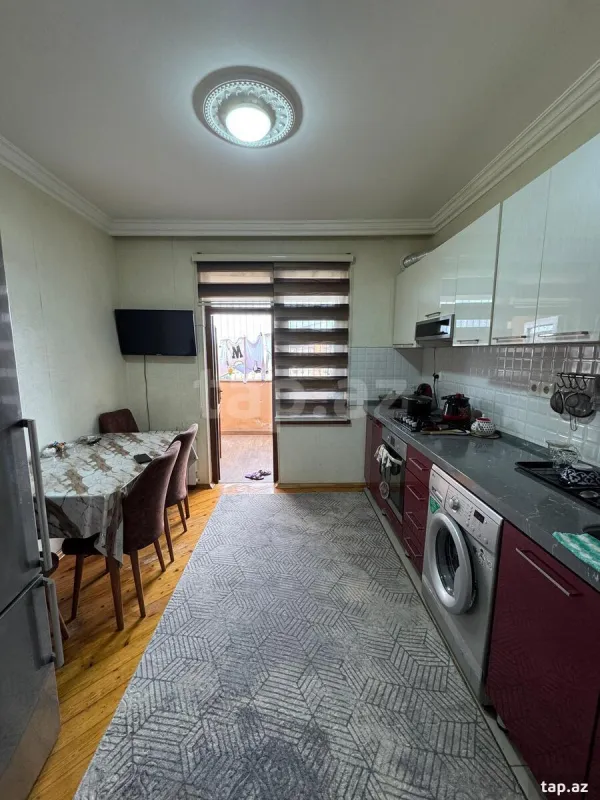 Satılır 4 otaqlı mənzil 100 m²