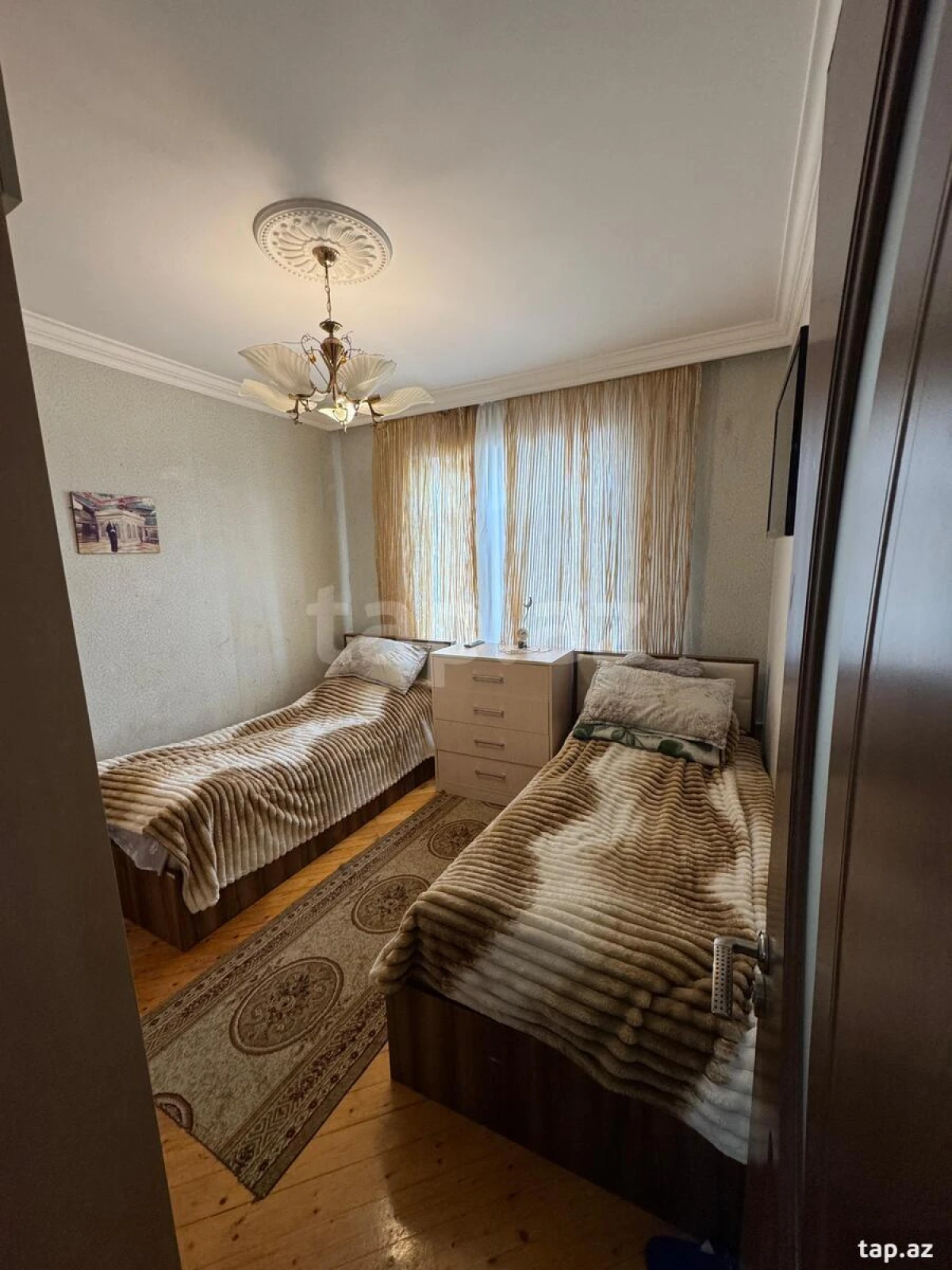 Satılır 4 otaqlı mənzil 100 m²