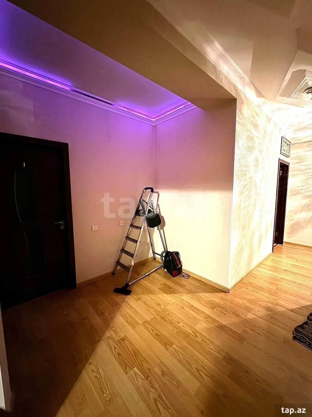 Kirayə verilir 2 otaqlı yeni tikili 65 m²