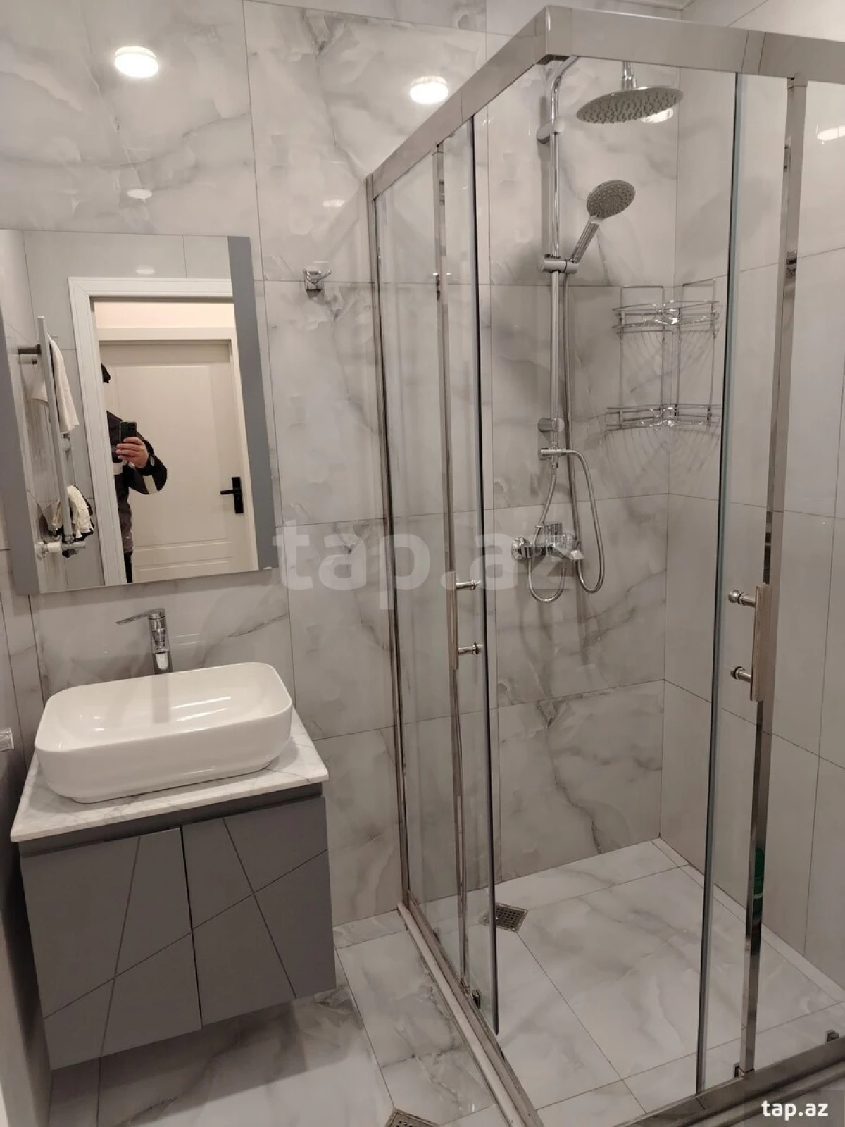 Kirayə verilir 3 otaqlı yeni tikili 85 m²