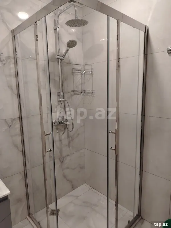 Kirayə verilir 3 otaqlı yeni tikili 85 m²