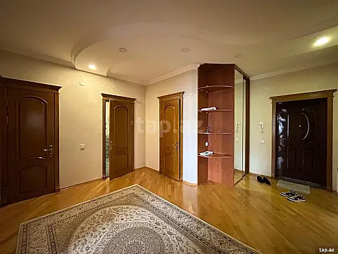 Satılır 3 otaqlı yeni tikili 145 m²