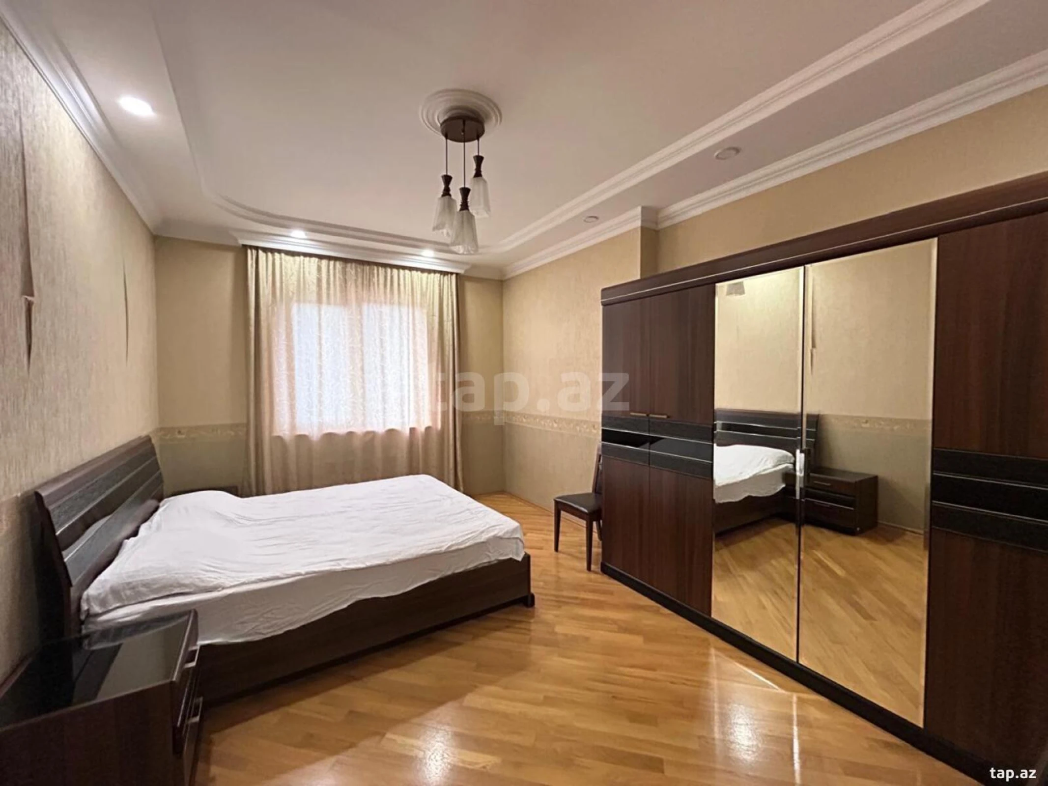Satılır 3 otaqlı yeni tikili 145 m²